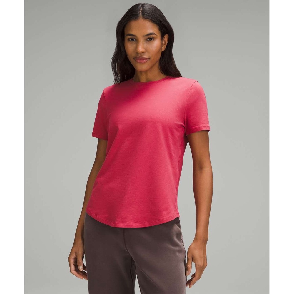 Lululemon Love Crewneck T-Shirt in
Vintage Rose Size 2 Athleisure Casual Active